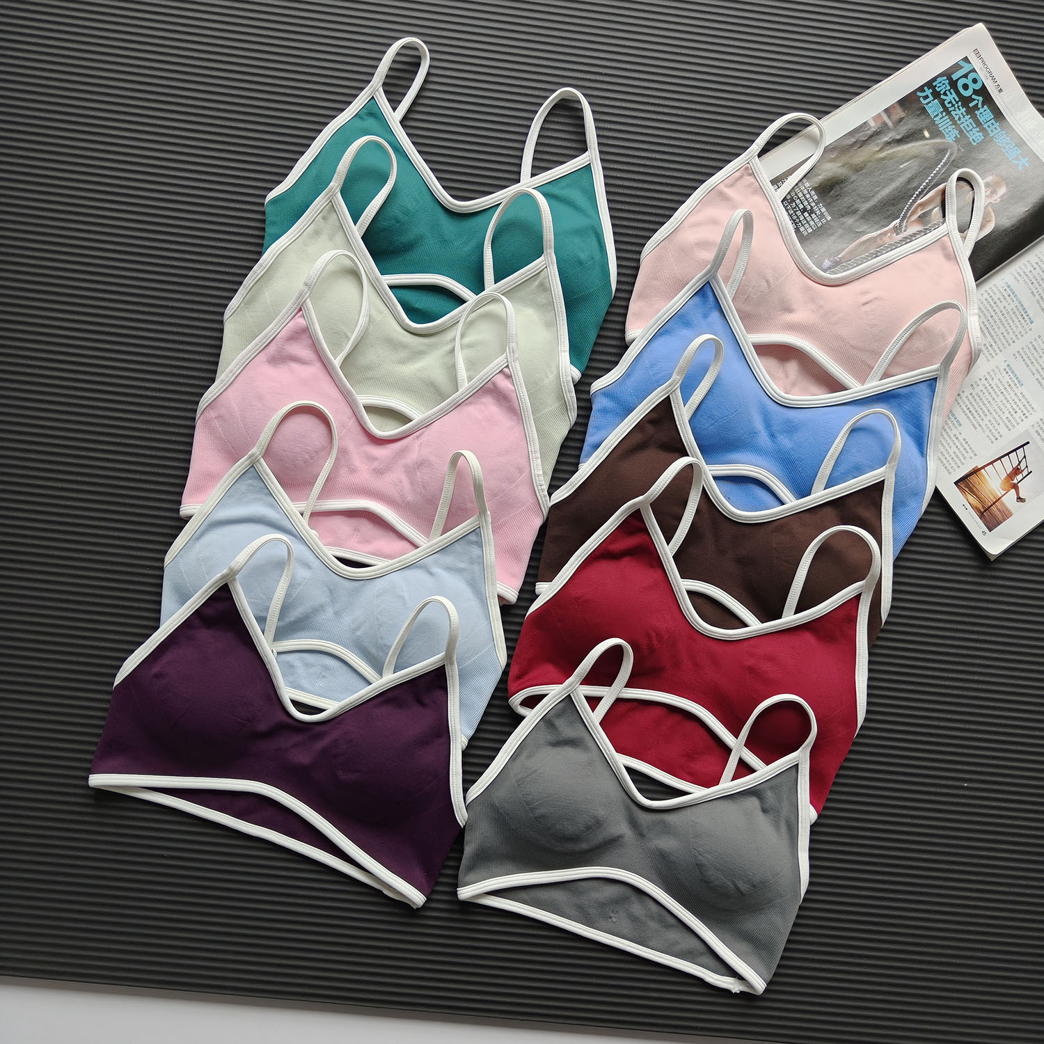 Contrast Color Women's Seamles - Sports Bra Racerback recension och pris