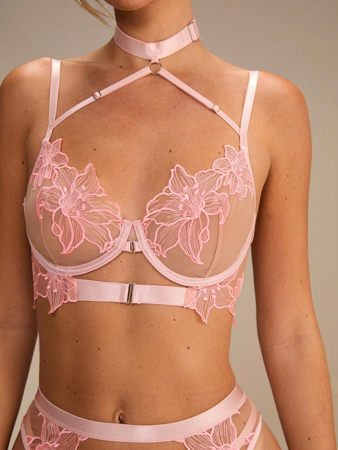 Pink Floral Lace Sheer Front-O - Sheer Bra Lace recension och pris